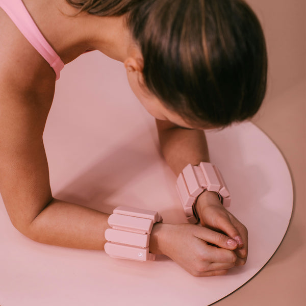 Curved Weighted Bands